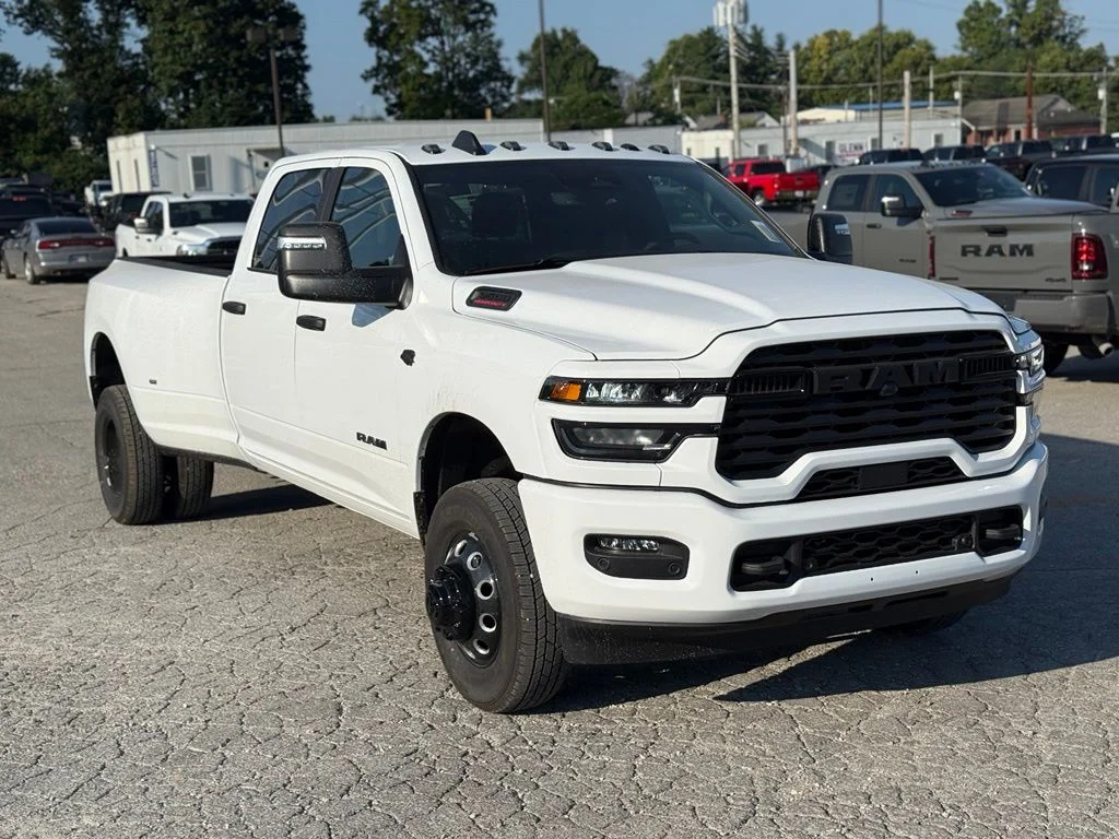 New 2027 Bright White Clear-Coat Exterior Paint RAM Big Horn image 4