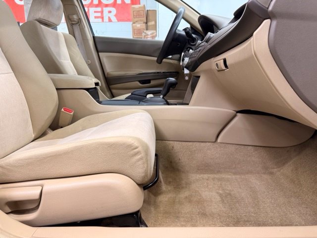 Used 2008 Gold Honda LX-P image 26