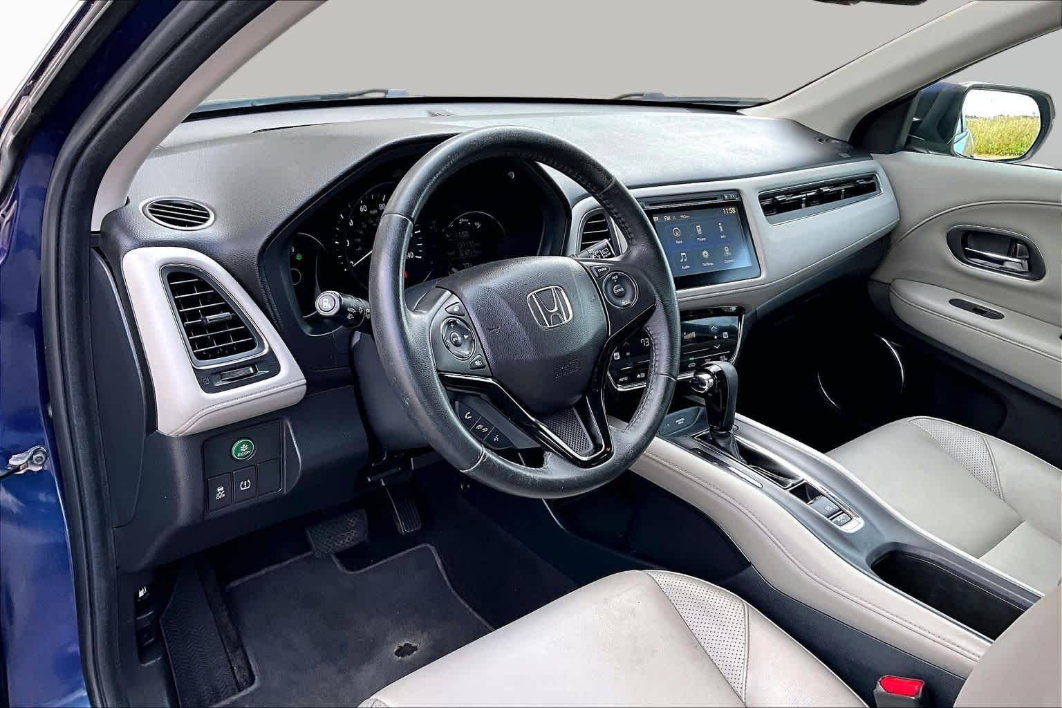 Used 2016 Alabaster Silver Metallic Honda EX-L w/Navi image 18