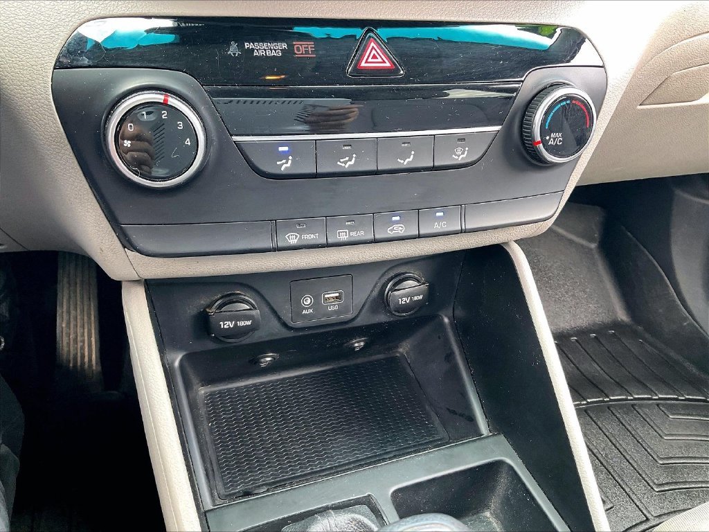 Used 2019 Black Noir Pearl Hyundai SE image 24
