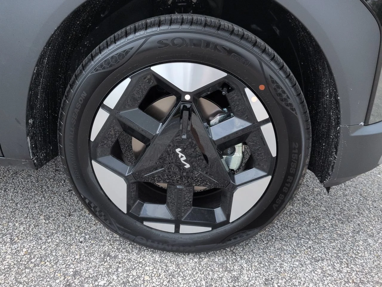 New 2027 Aurora Black Pearl Kia EX image 11