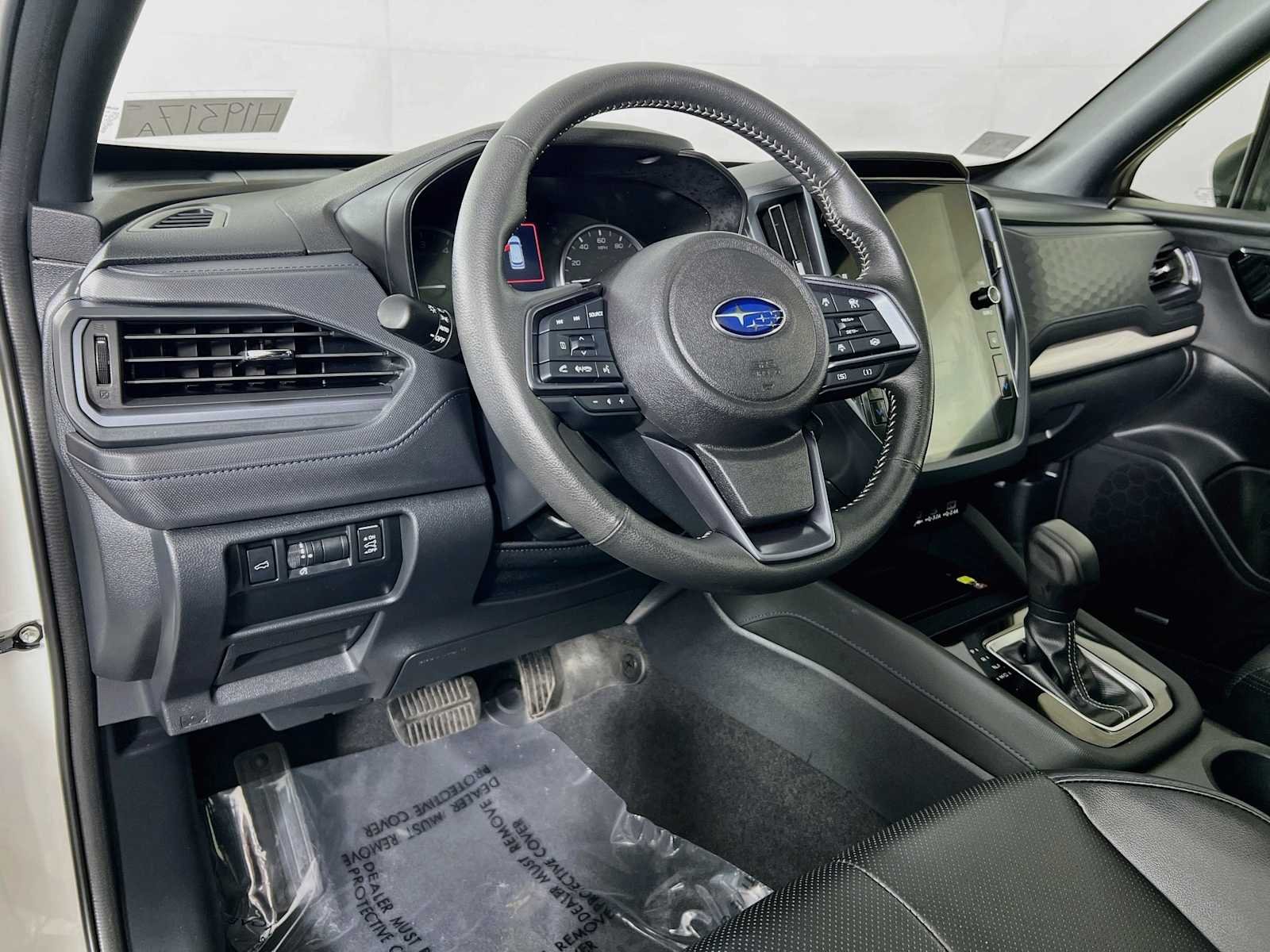 Used 2025 Crystal White Pearl Subaru Limited image 9