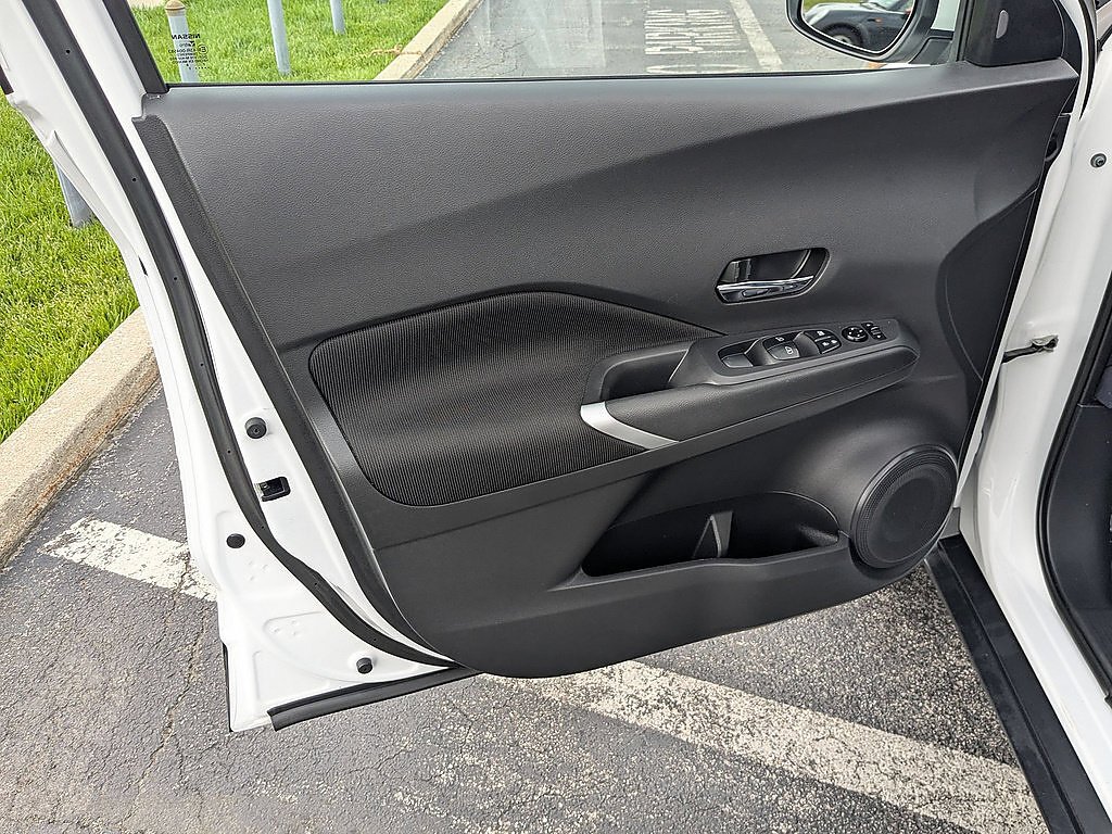 Used 2022 Aspen White Tricoat Nissan SV image 42