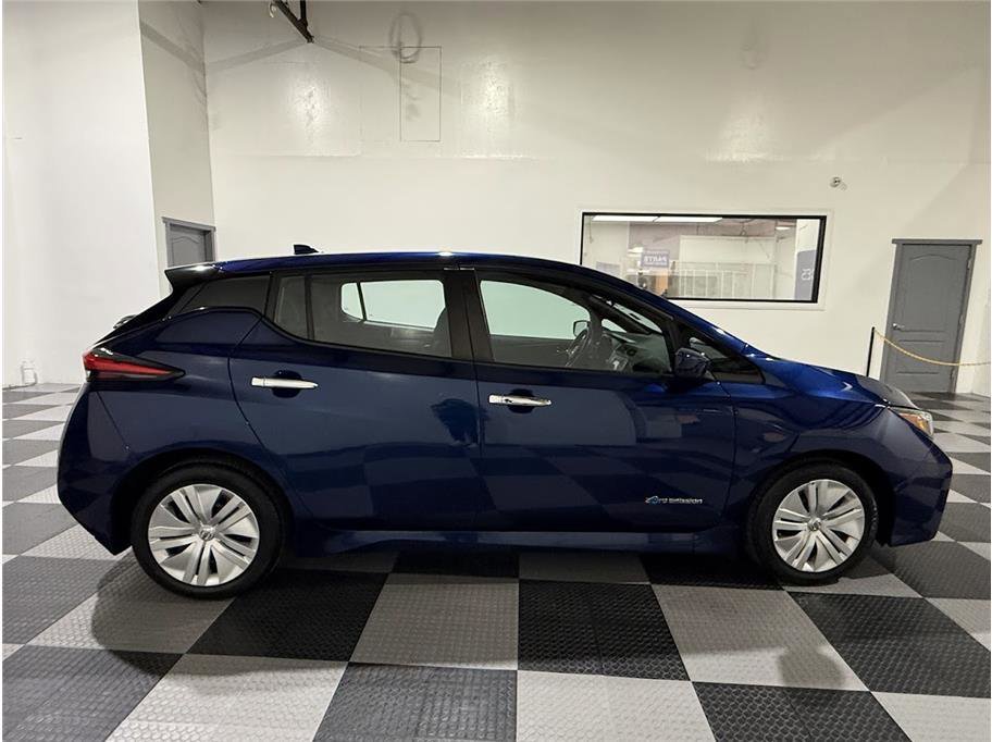 2019 Nissan Leaf S photo 3