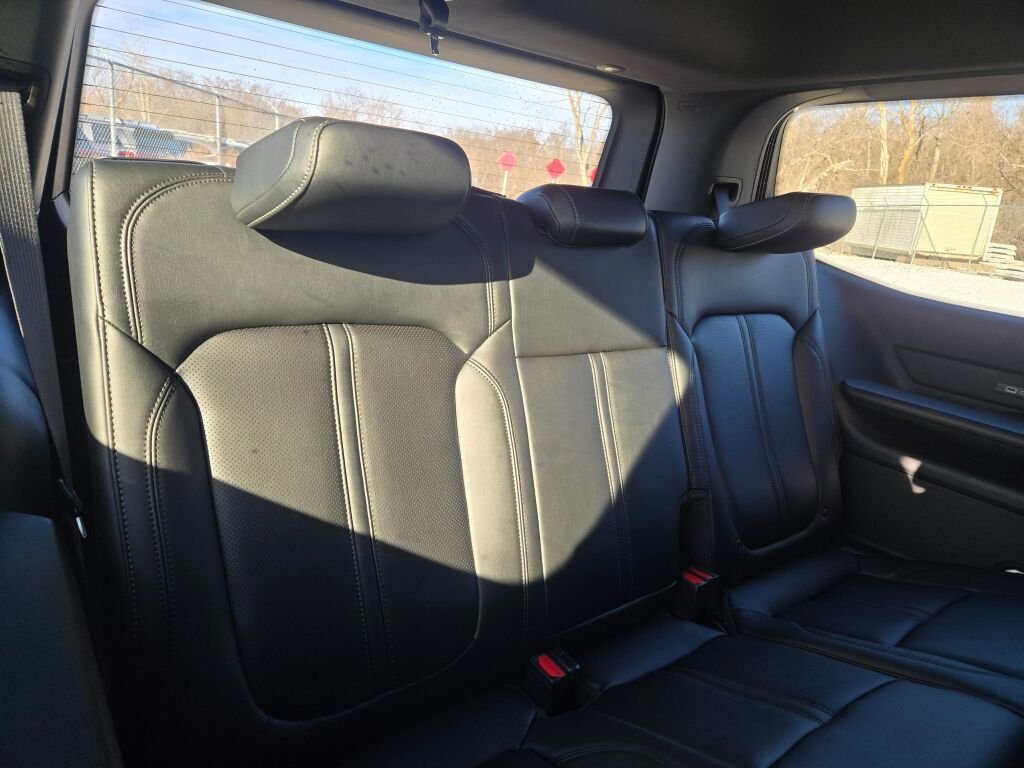 New 2026 Silver-Zynith Exterior Paint Jeep Limited Altitude image 14