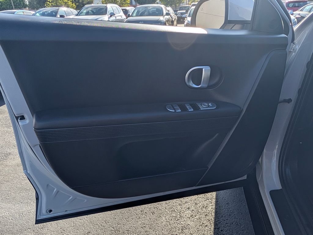 2024 Hyundai IONIQ 5 SEL - Photo 17