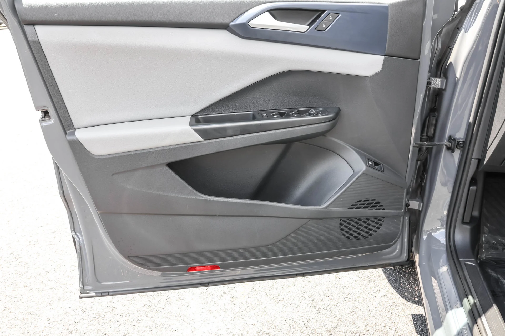 2023 Volkswagen Taos SE - Photo 35