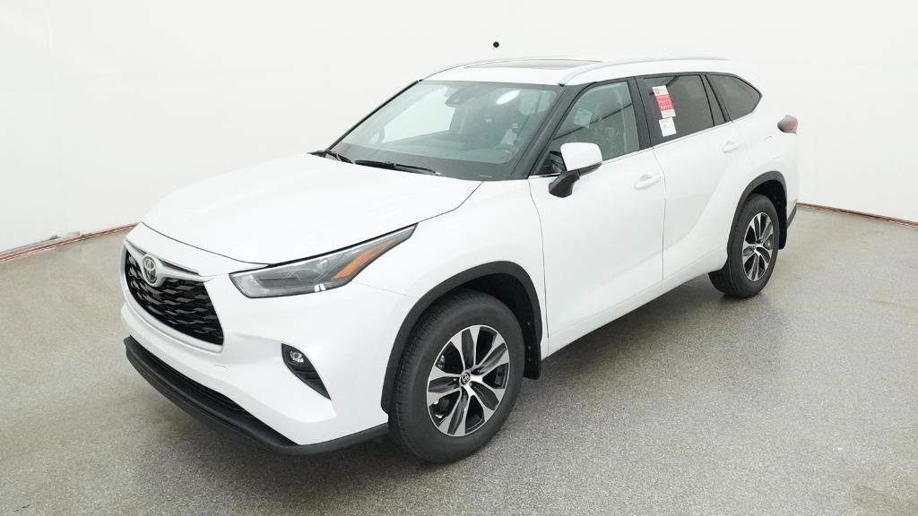 2026 Toyota Highlander XLE AWD's photo