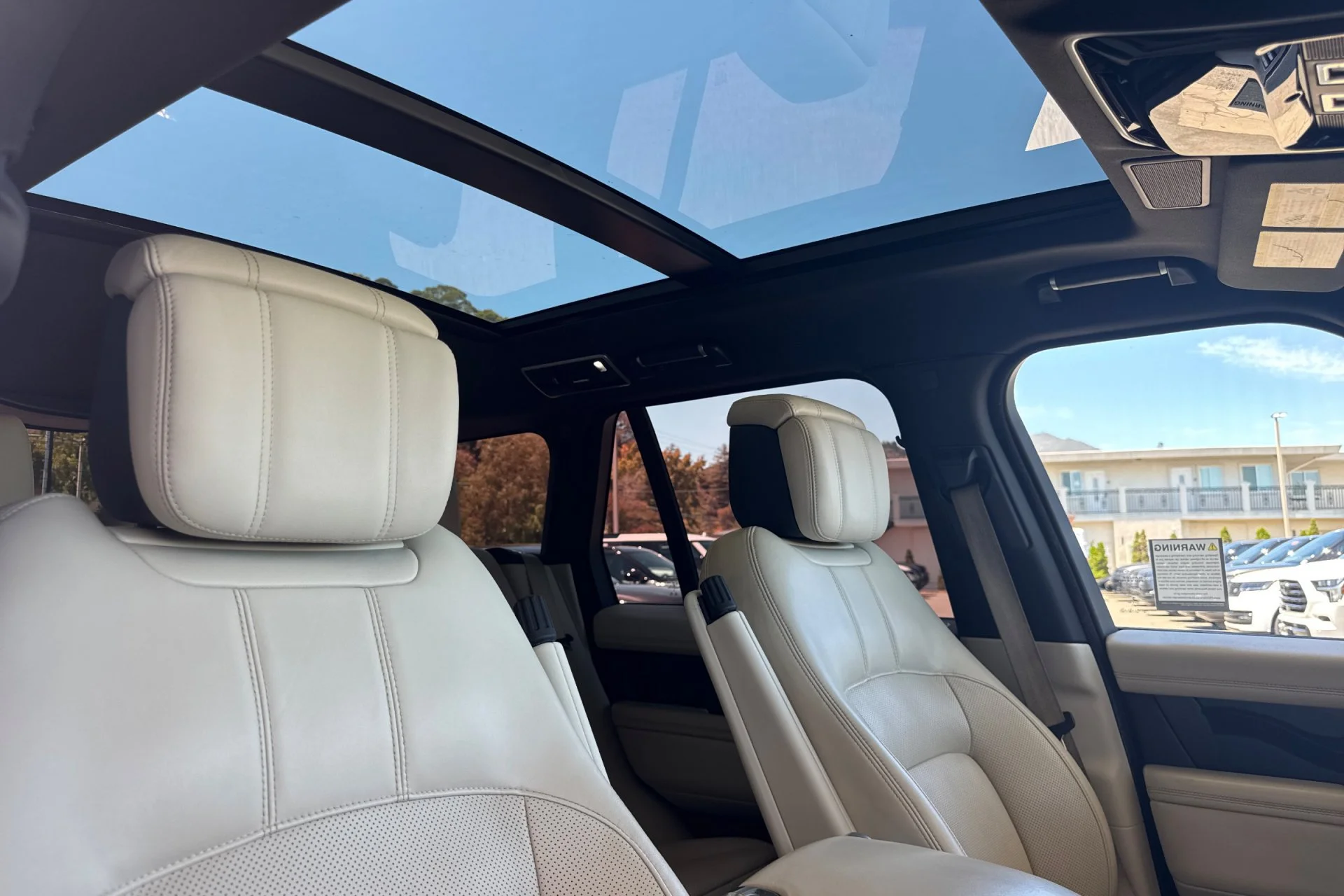 Used 2021 Silicon Silver Premium Metallic Land Rover Westminster image 19