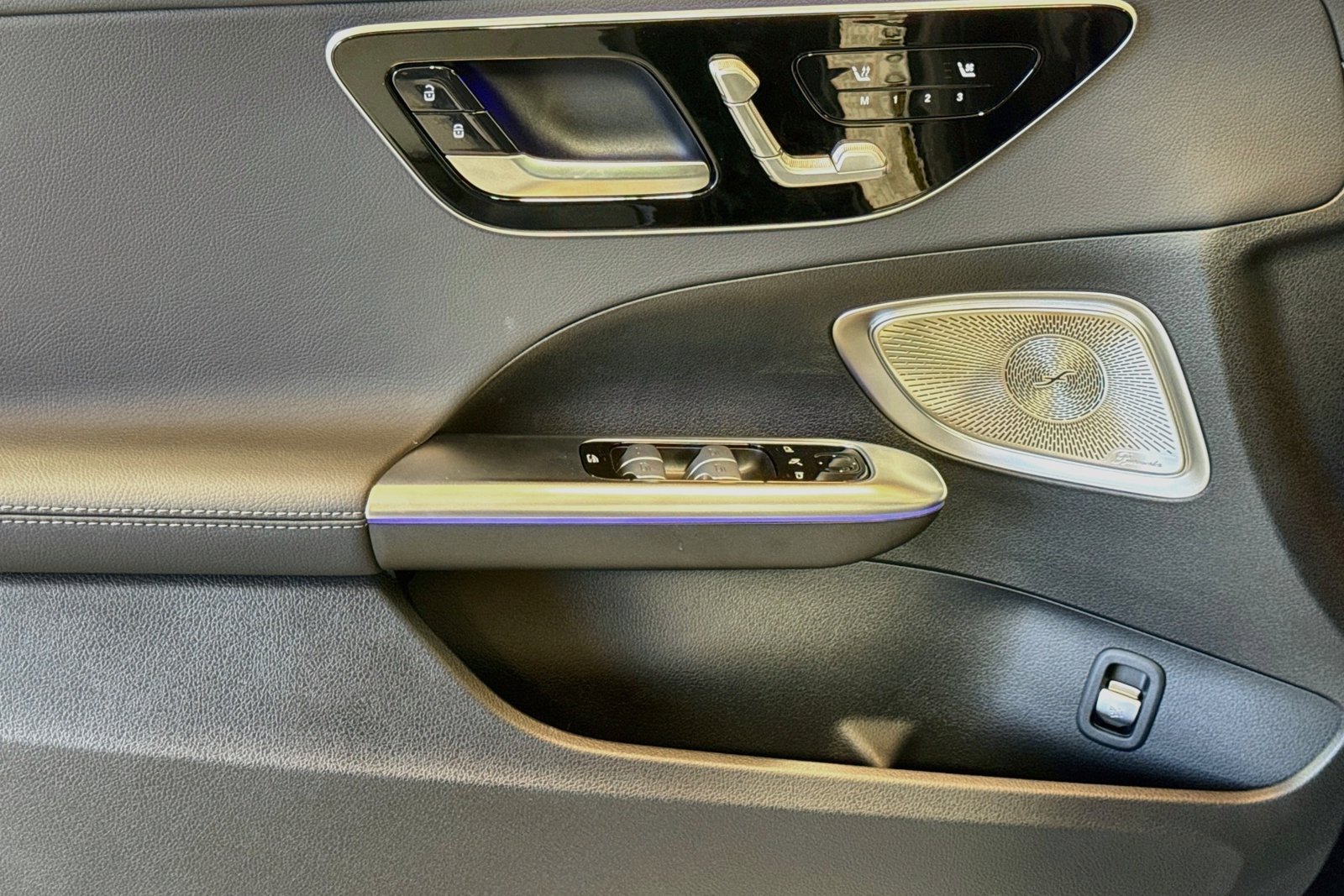 New 2026 Graphite Grey Metallic Mercedes-Benz C 300 image 16