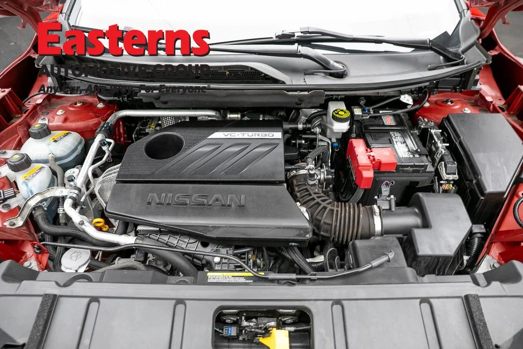 Used 2023 Red Nissan S image 7