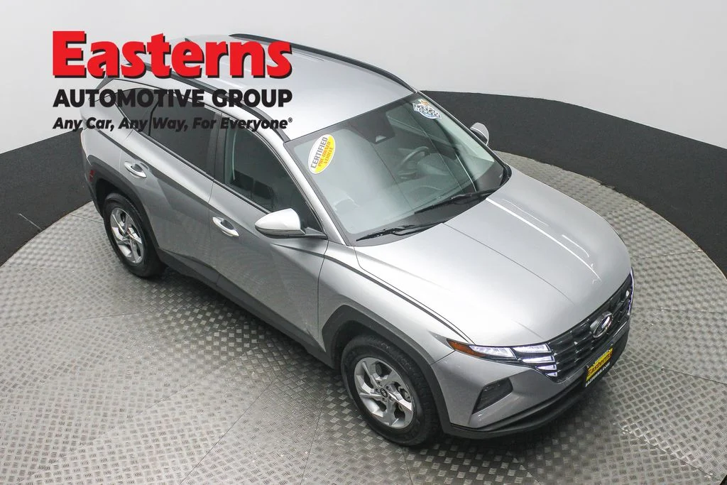 Used 2023 Silver Hyundai SEL image 3