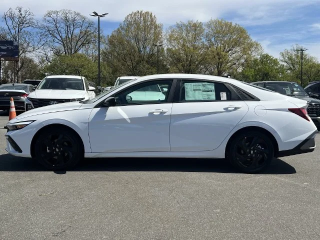Used 2026 White Hyundai SEL Sport image 29