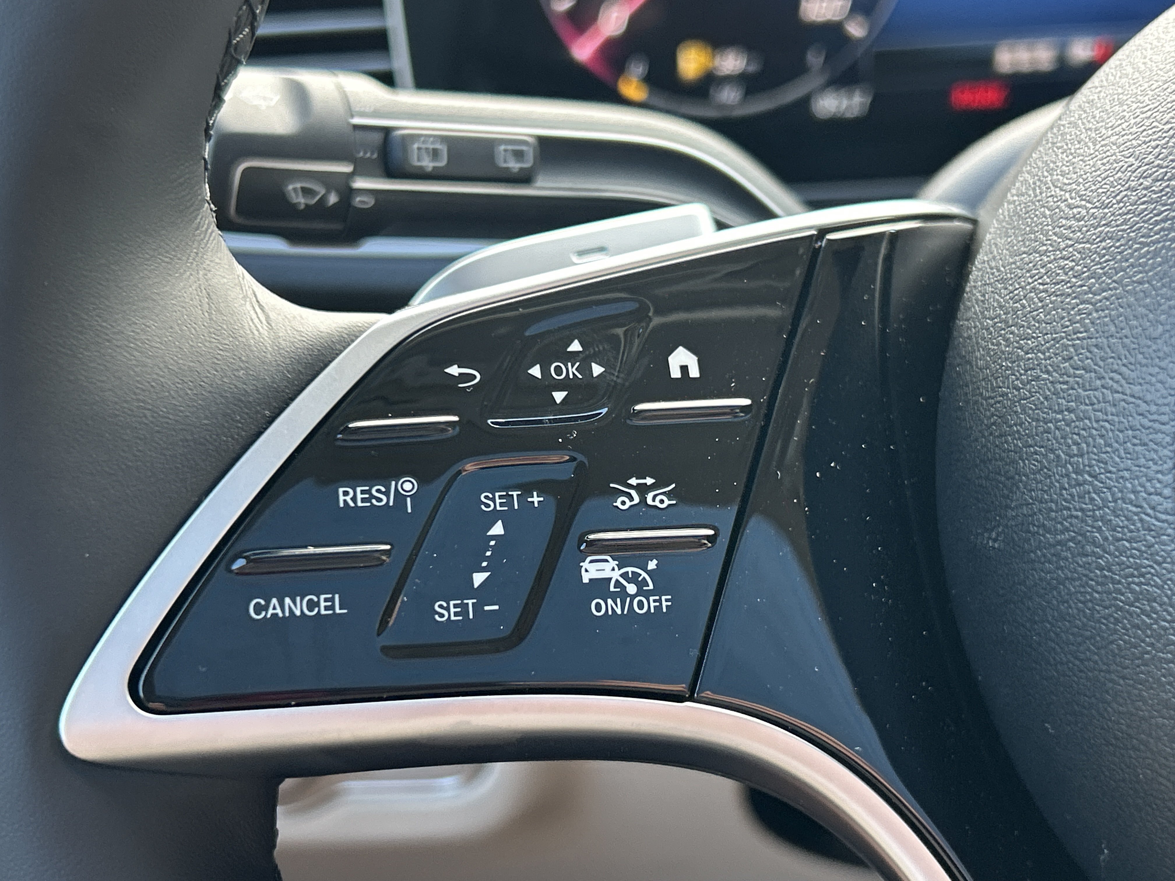 New 2026 Cirrus Silver Metallic Mercedes-Benz GLE 350 4MATIC® SUV image 24