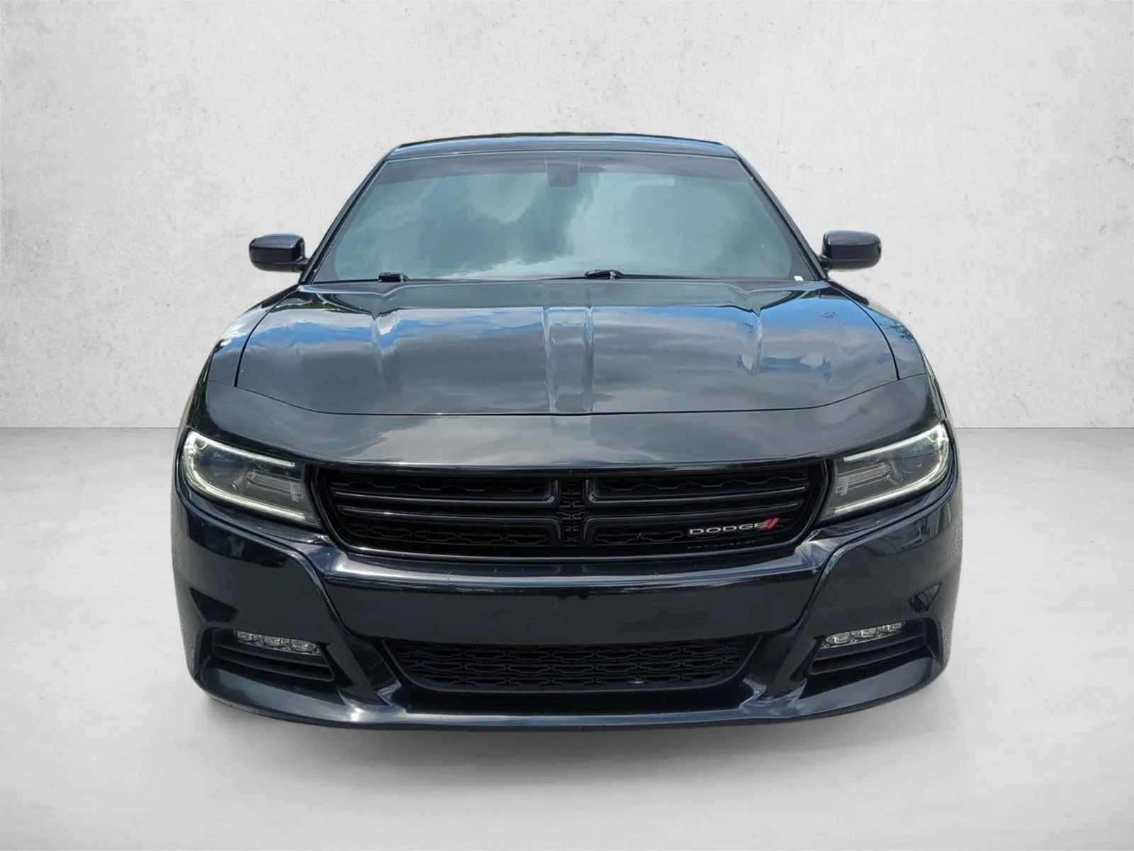 Used 2016 Pitch Black Clearcoat Dodge SXT image 2