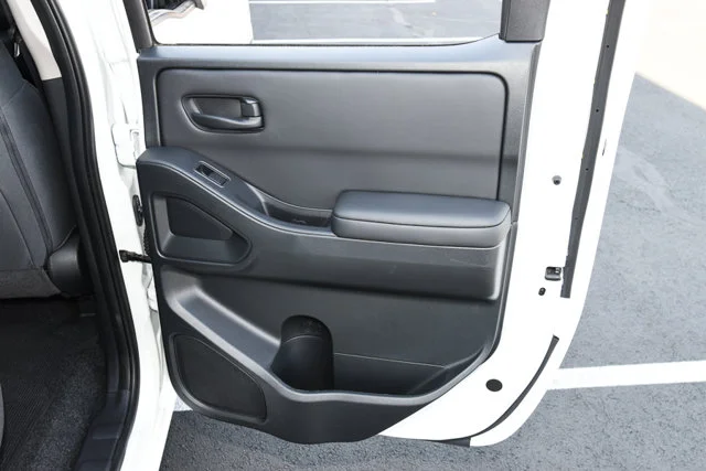 Used 2022 White Nissan S image 21