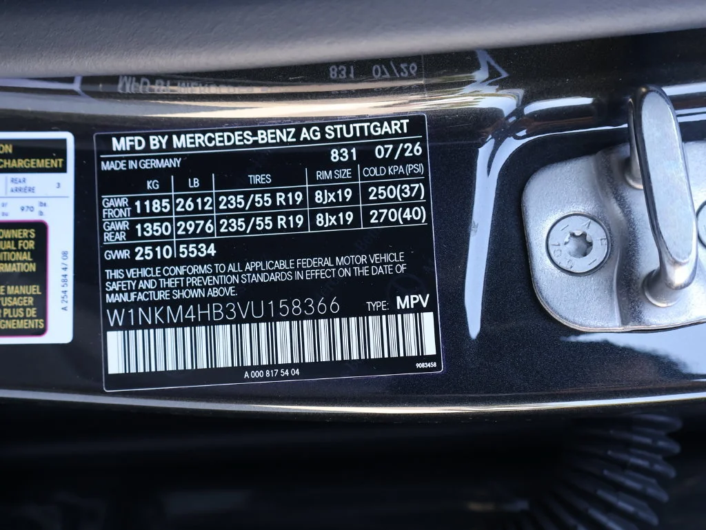 New 2027 Grey831 Mercedes-Benz GLC 300 image 44