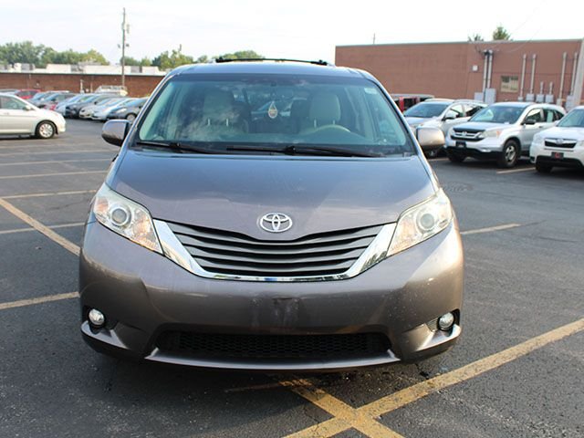Used 2013 Predawn Gray Mica Toyota XLE image 3