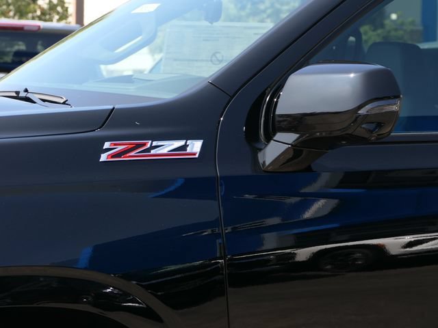 2026 Chevrolet Suburban Z71 - Photo 10