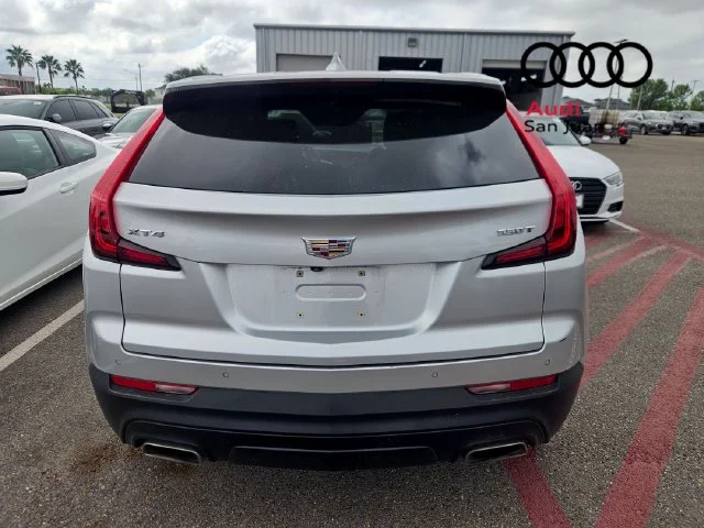 Used 2022 Silver Cadillac Luxury image 4