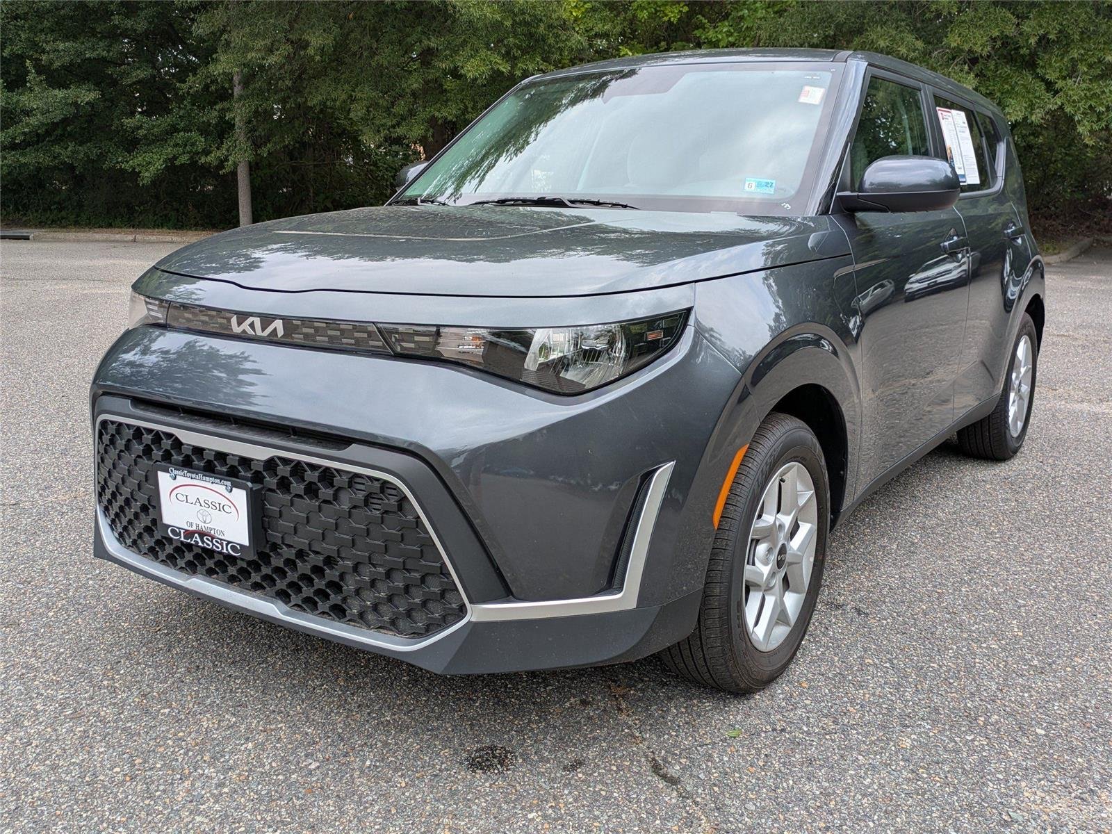 Used 2025  KIA  image 8