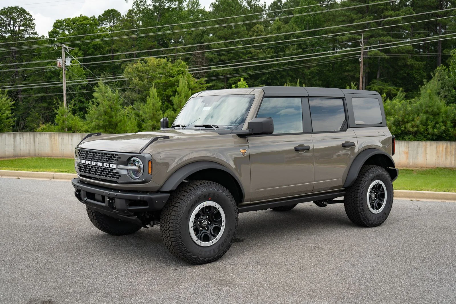 New 2026 Marsh Gray Ford Badlands® image 10