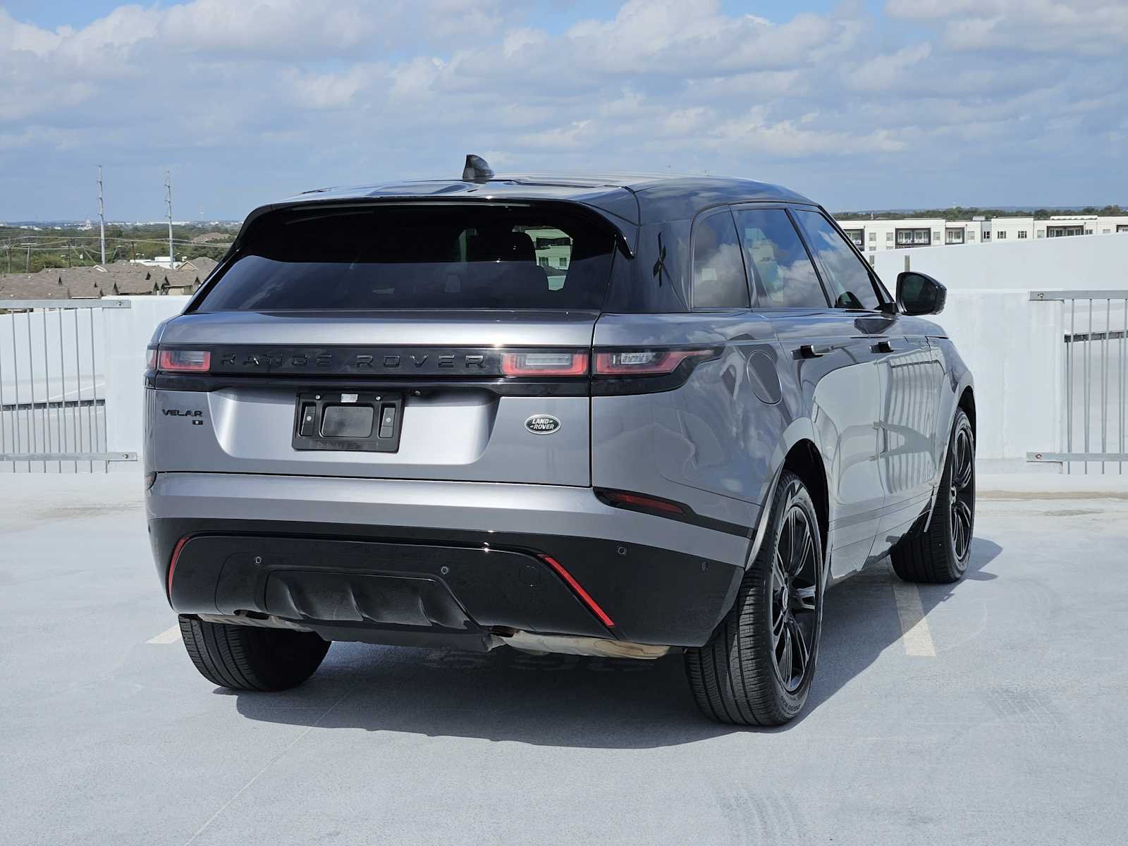 Used 2021 Eiger Grey Metallic Land Rover R-Dynamic S image 7