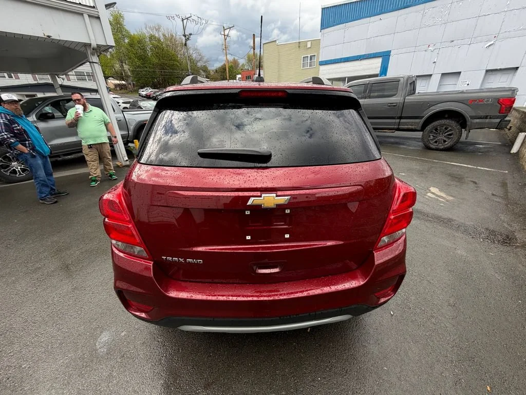 Used 2022 Crimson Metallic Chevrolet LT image 4