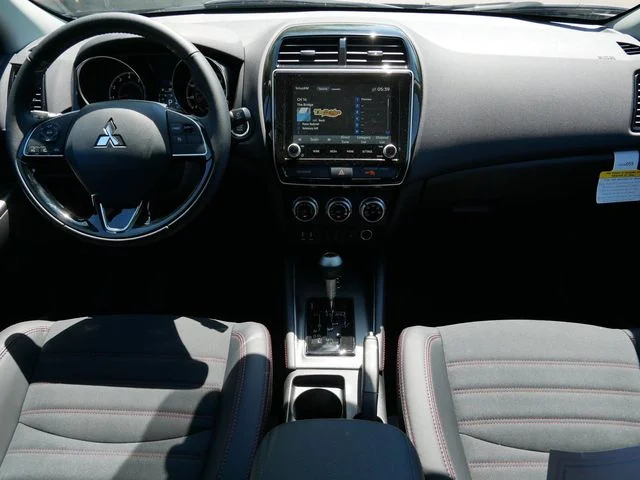 2025 Mitsubishi Outlander Sport SE - Photo 13