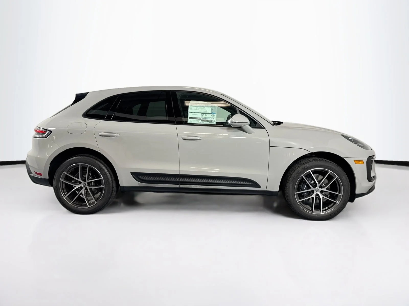 2026 Porsche Macan Base - Photo 8