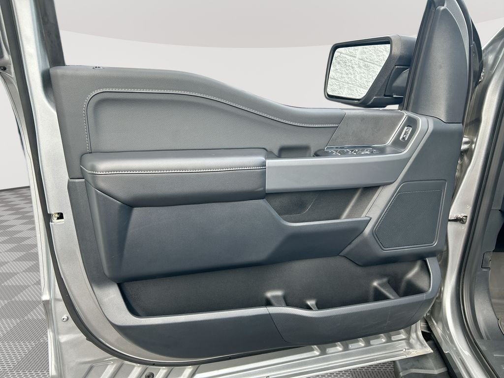 Used 2025 Silver Ford XLT image 21