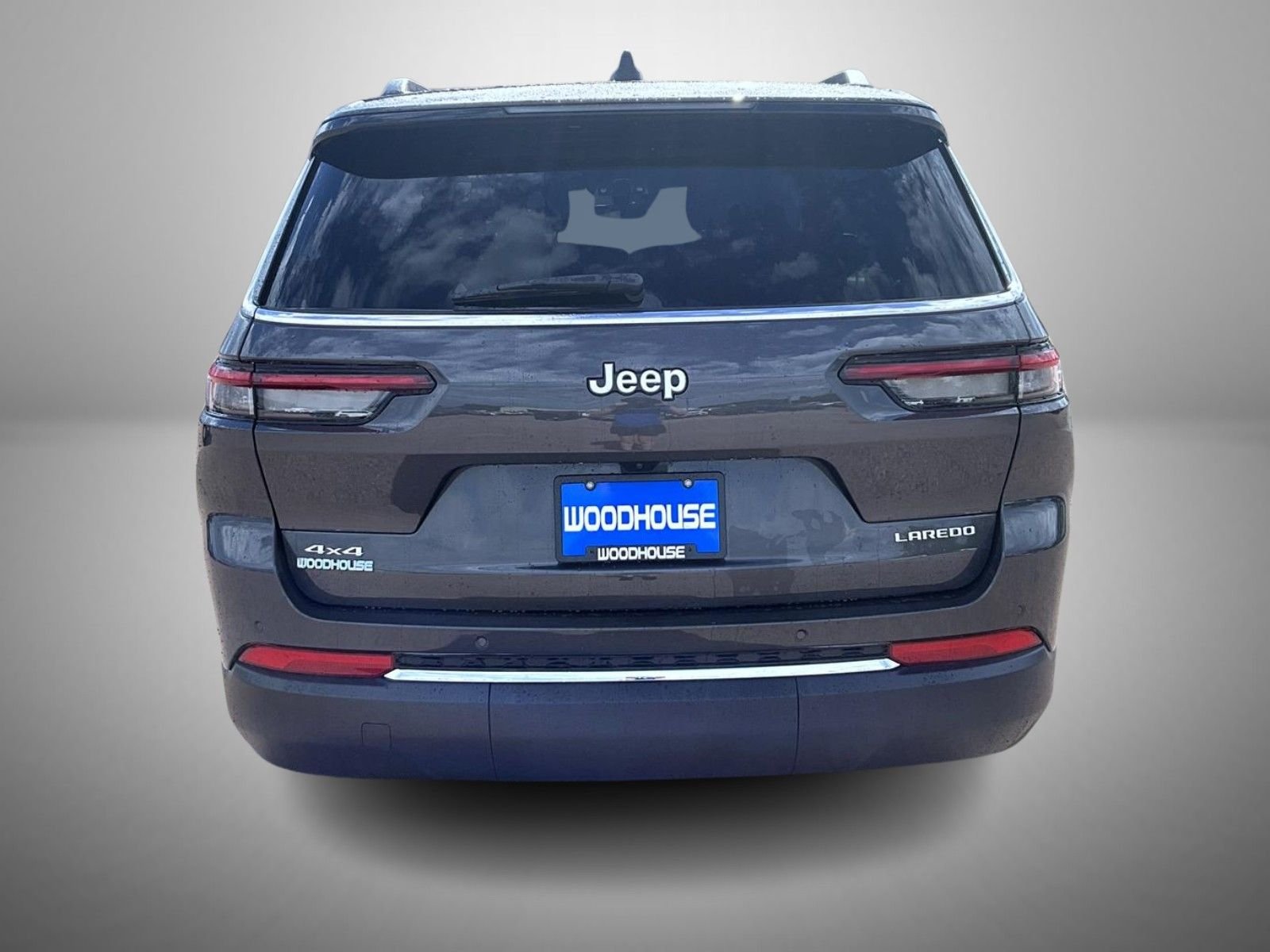 New 2026 Baltic Gray Metallic Clear-Coat Exterior Paint Jeep Laredo image 6