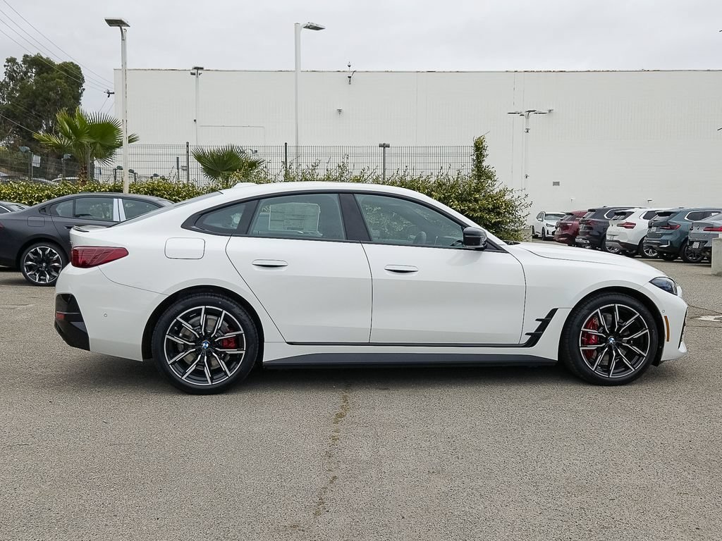 New 2026 Alpine White BMW xDrive40 image 4