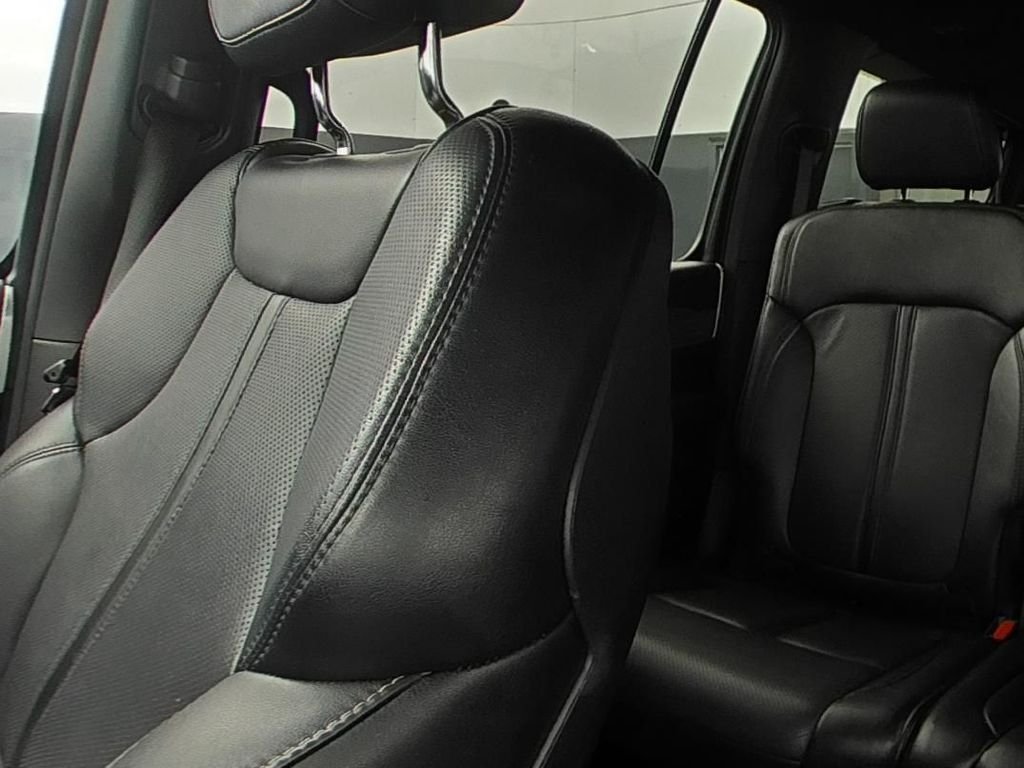 Used 2024 White Jeep Series II image 12