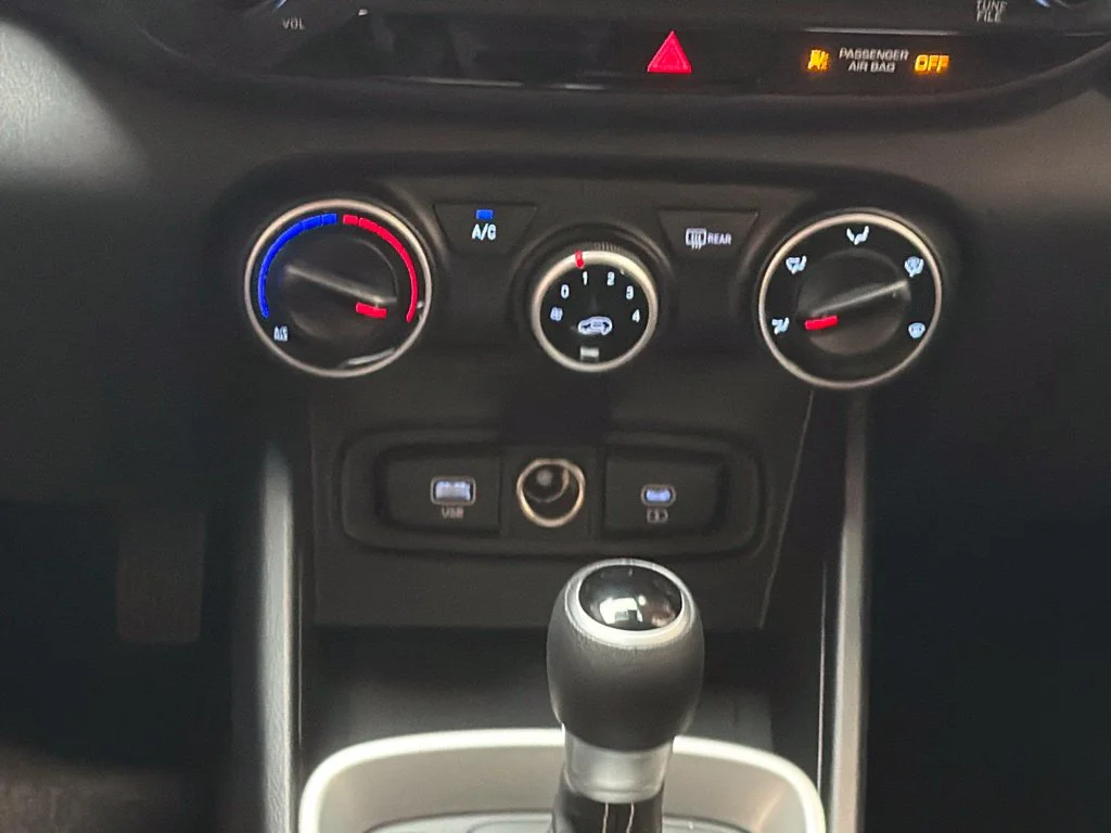 New 2026 Onyx Black Hyundai SE image 22