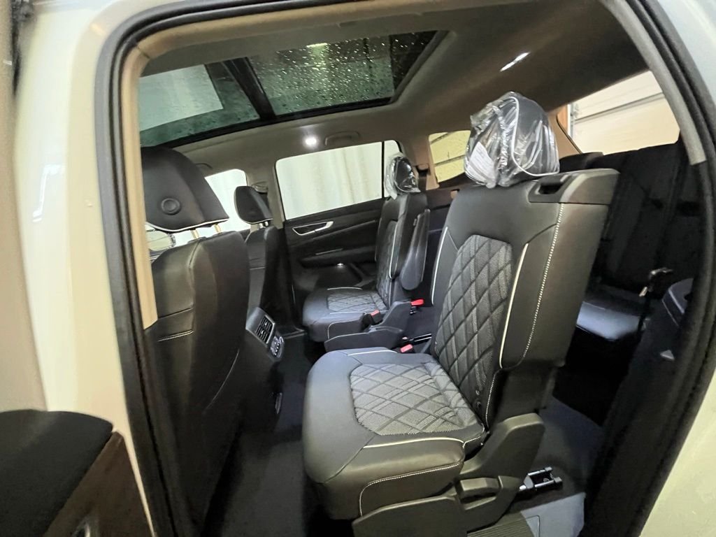 New 2026 White/off-white Volkswagen 2.0T SEL Premium R-Line image 22