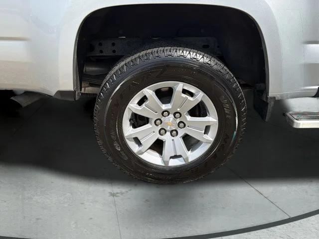 Used 2020 Silver Chevrolet LT image 32