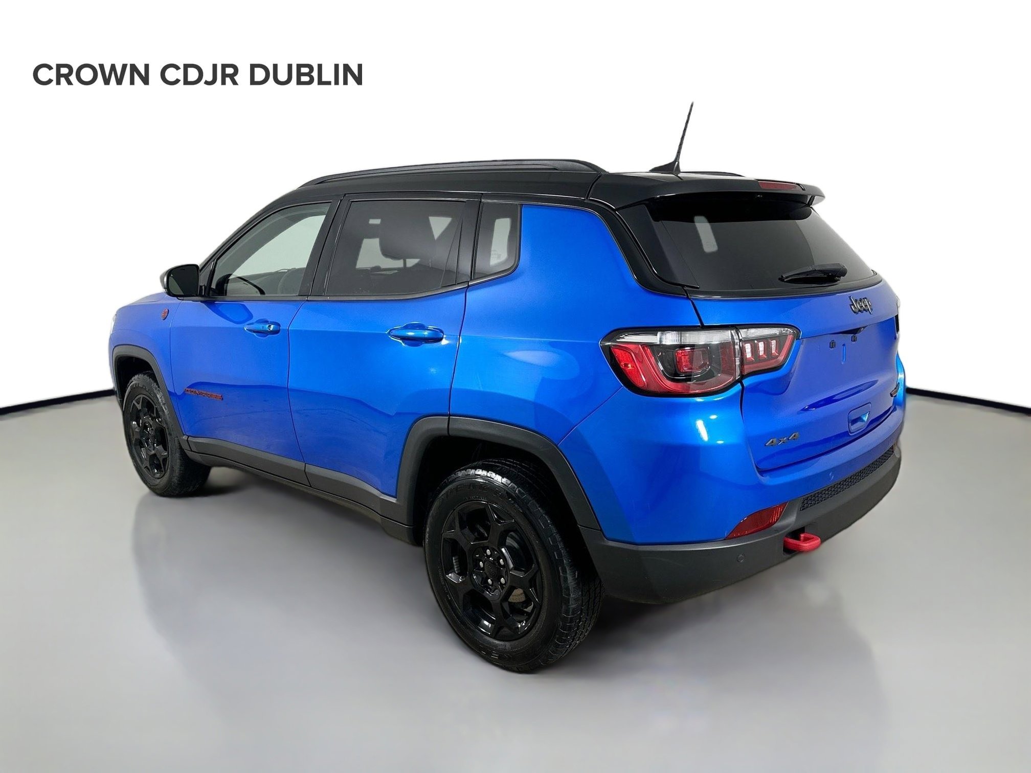 Used 2024 Hydro Blue Pearlcoat Jeep Trailhawk image 7