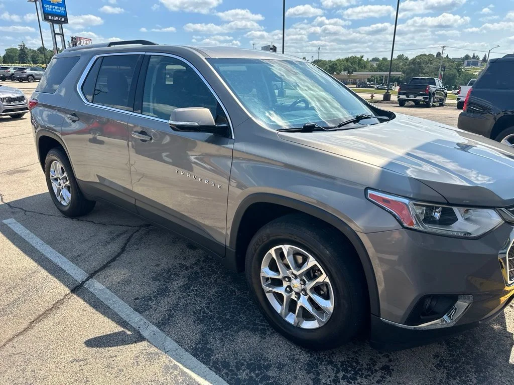 Used 2018 Gray Chevrolet LT image 6