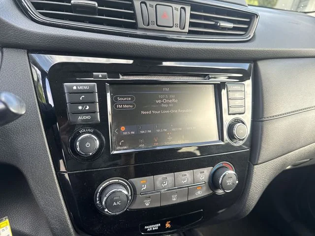 Used 2019 Black Nissan S image 19