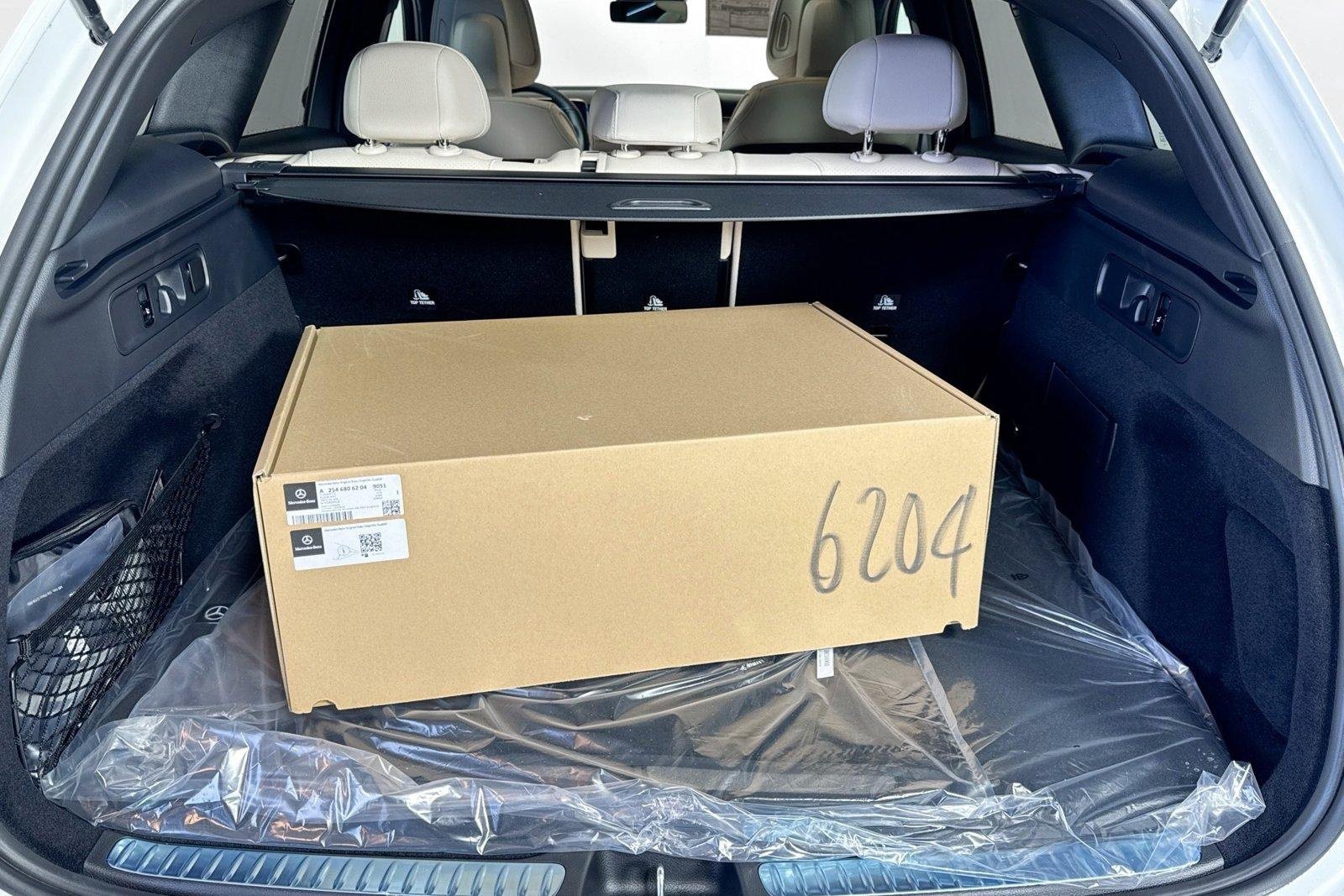 New 2026 Polar White Mercedes-Benz GLC 300 image 24