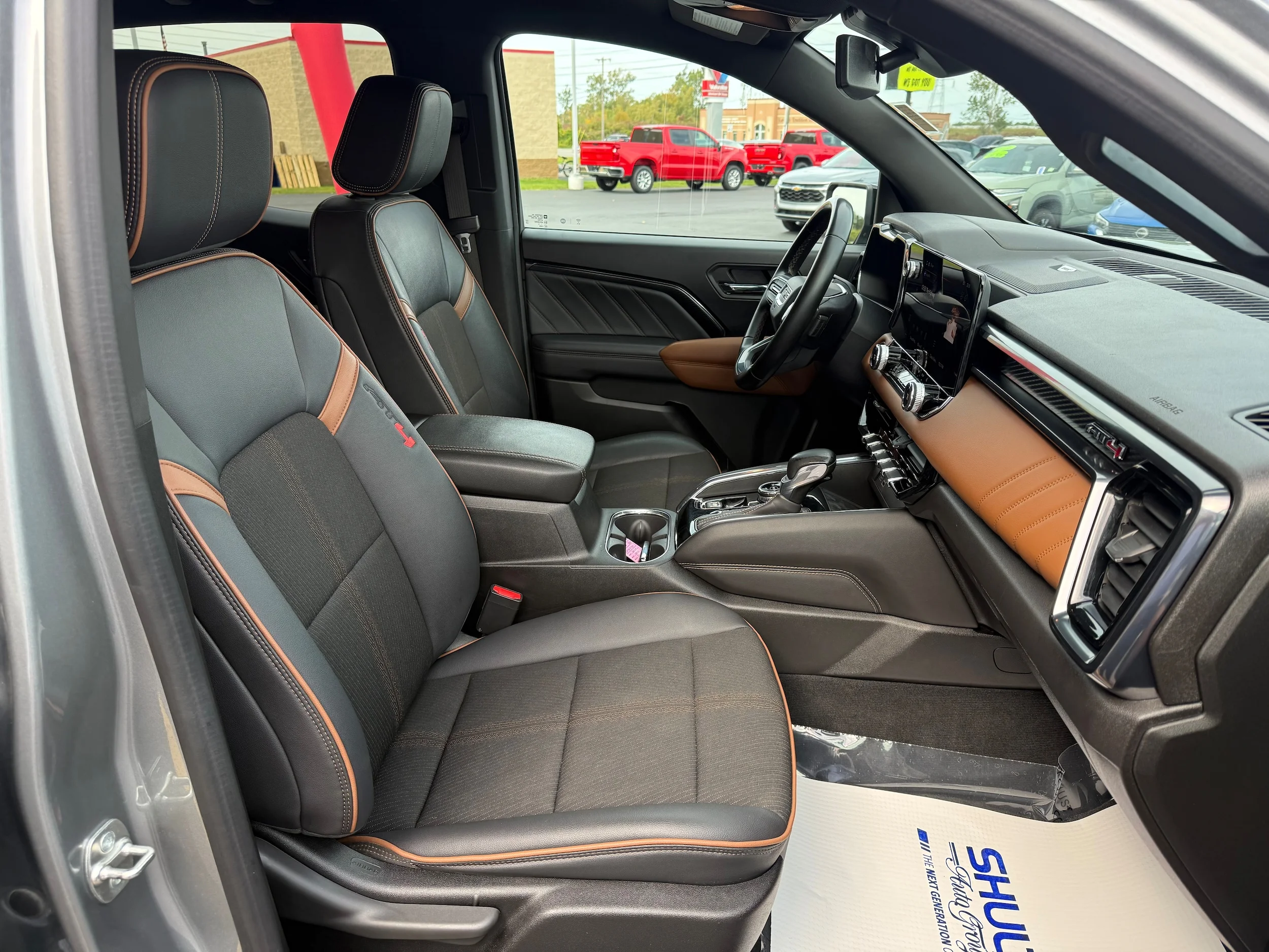 Used 2024 Gray GMC 4WD AT4 image 24