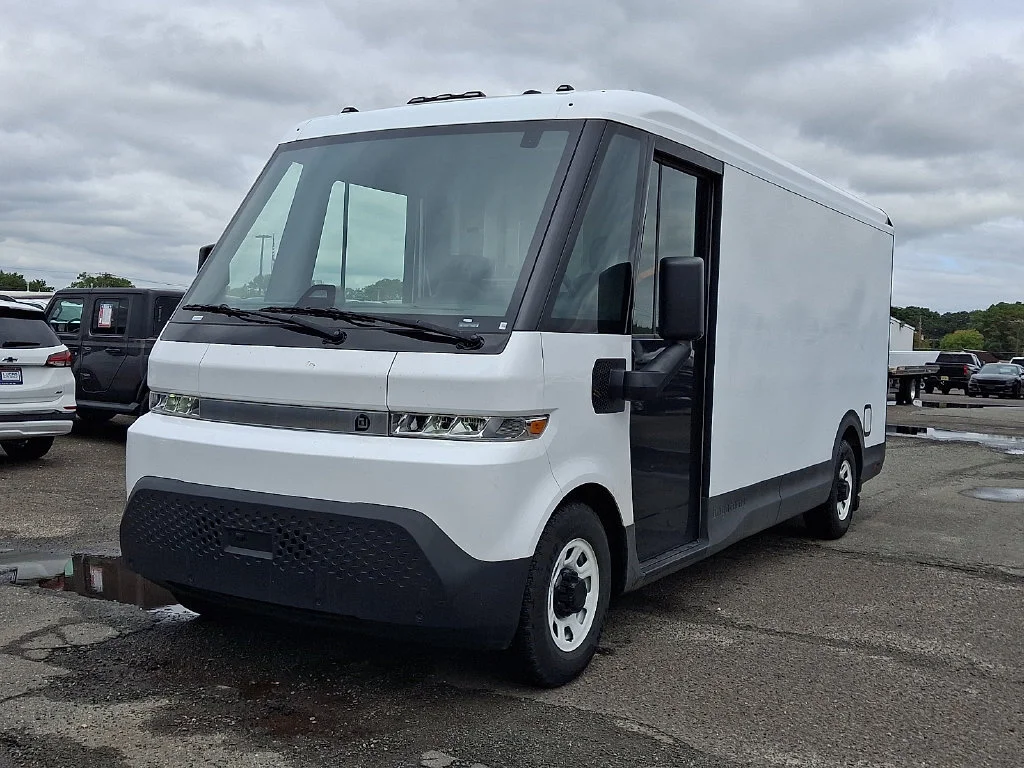 Used 2024 Oyster White BrightDrop EJY image 4