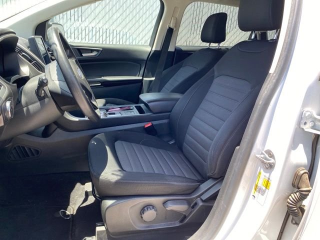 Used 2022 White Ford SE image 11