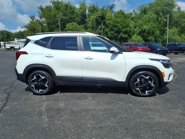 Used 2024 Snow White Pearl Kia EX image 8