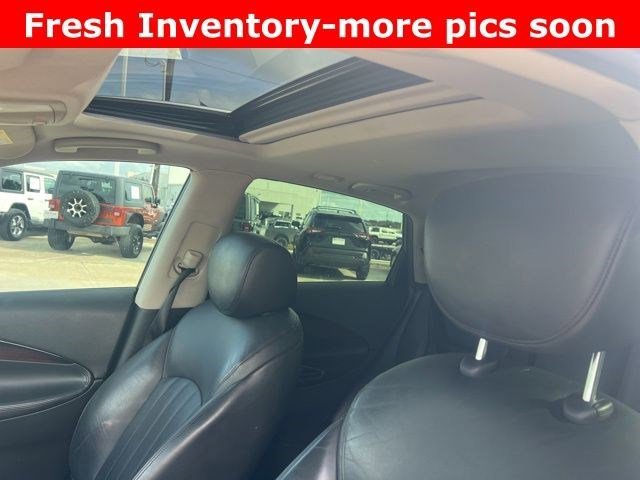 Used 2017 Liquid Platinum INFINITI RWD image 5