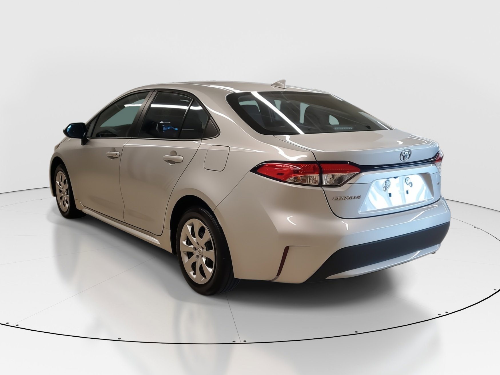 Used 2021 Classic Silver Metallic Toyota LE image 6
