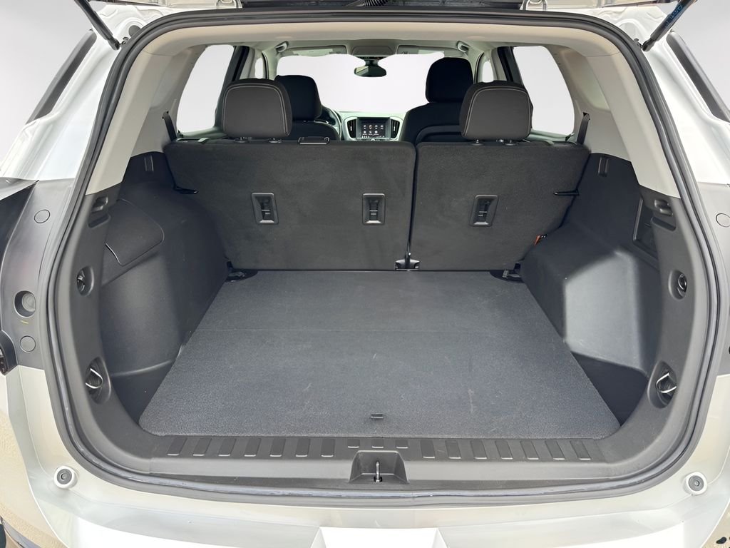 Used 2022 Silver GMC SLE image 5