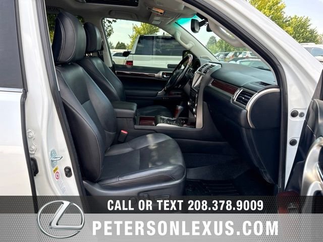 Used 2017  Lexus Luxury image 13