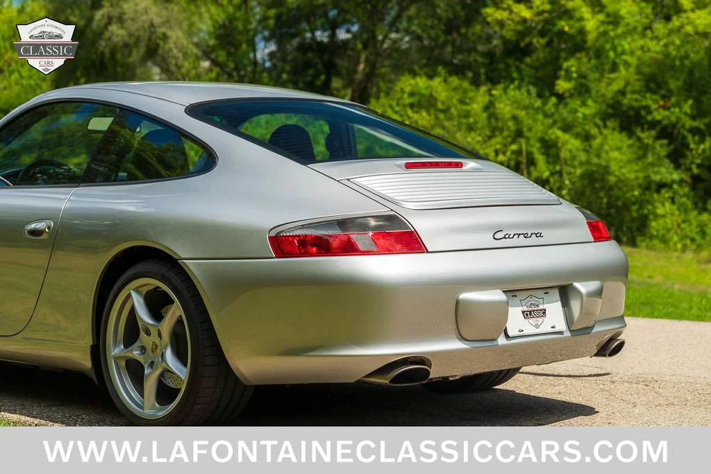 Used 2002 Silver Porsche Carrera image 22